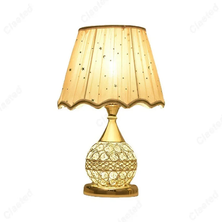 Luxe Europese stijl LED tafellamp met stoffen lampenkap & kristallen basis – Warm romantisch slaapkamer nachttafellampje