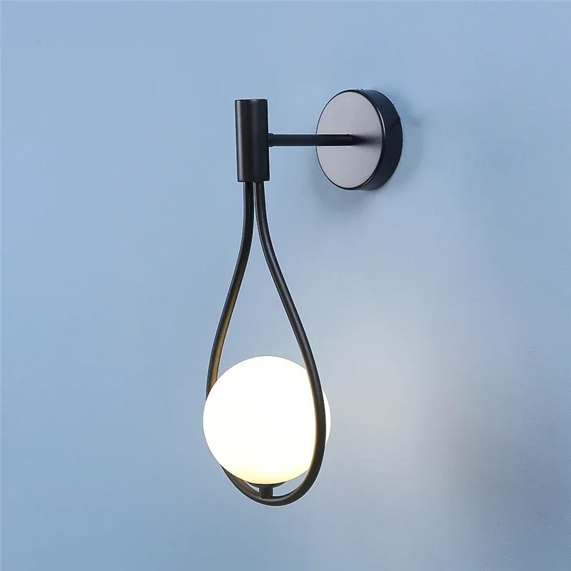 Moderne metaaldraad- en glasball wandlamp - Scandinavische wandverlichting voor woonkamer, slaapkamer, gang, hal en trap - AC-gevoed, LED-lamp inbegrepen