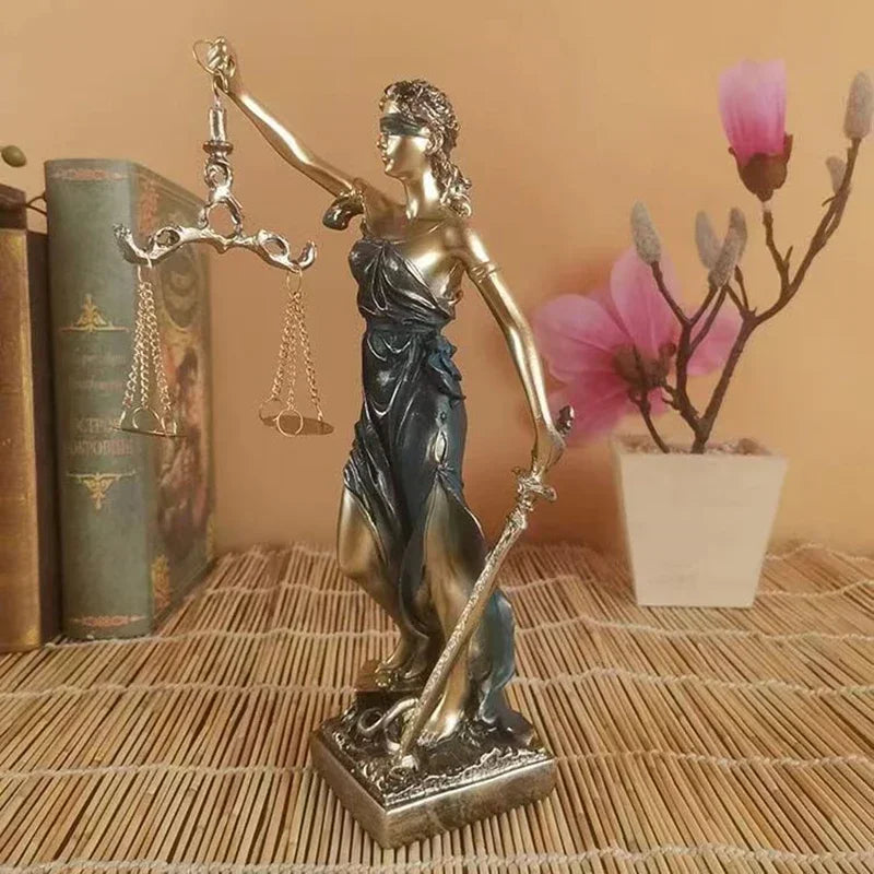 ERMAKOVA Europese antieke bronzen Griekse godin van de rechtvaardigheid standbeeld Fair Angels hars sculptuur ornamenten bureau huisdecoratie cadeau