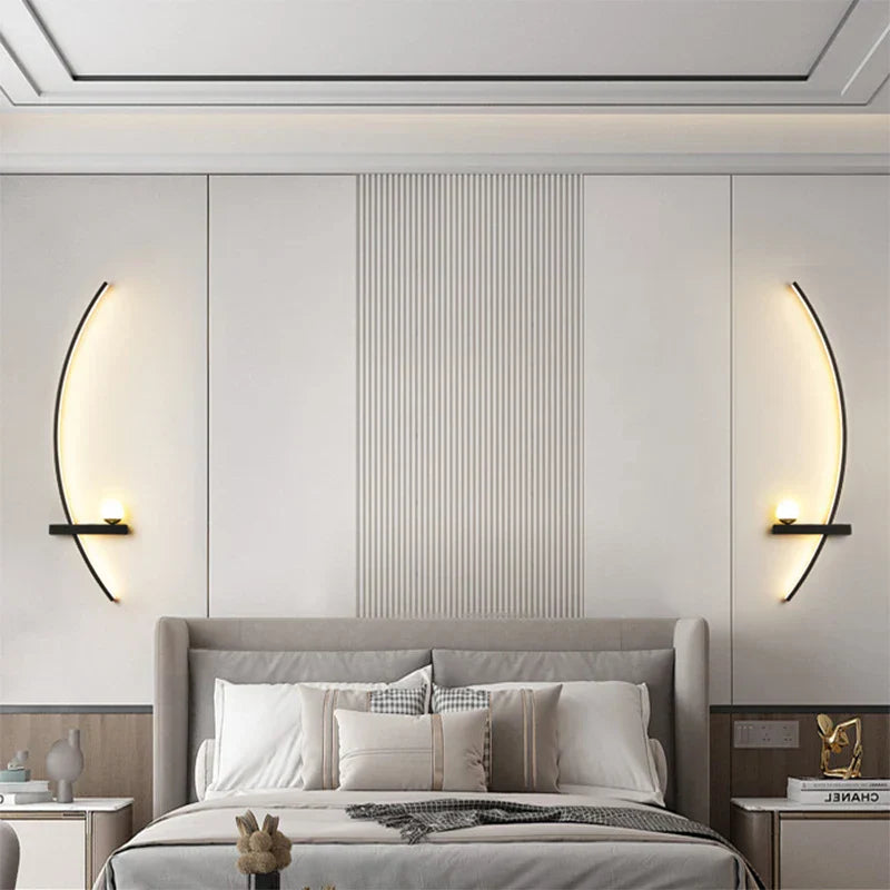 Moderne LED-Wandlamp Zwart Goud - Elegante lange streepdesign voor veelzijdige verlichting