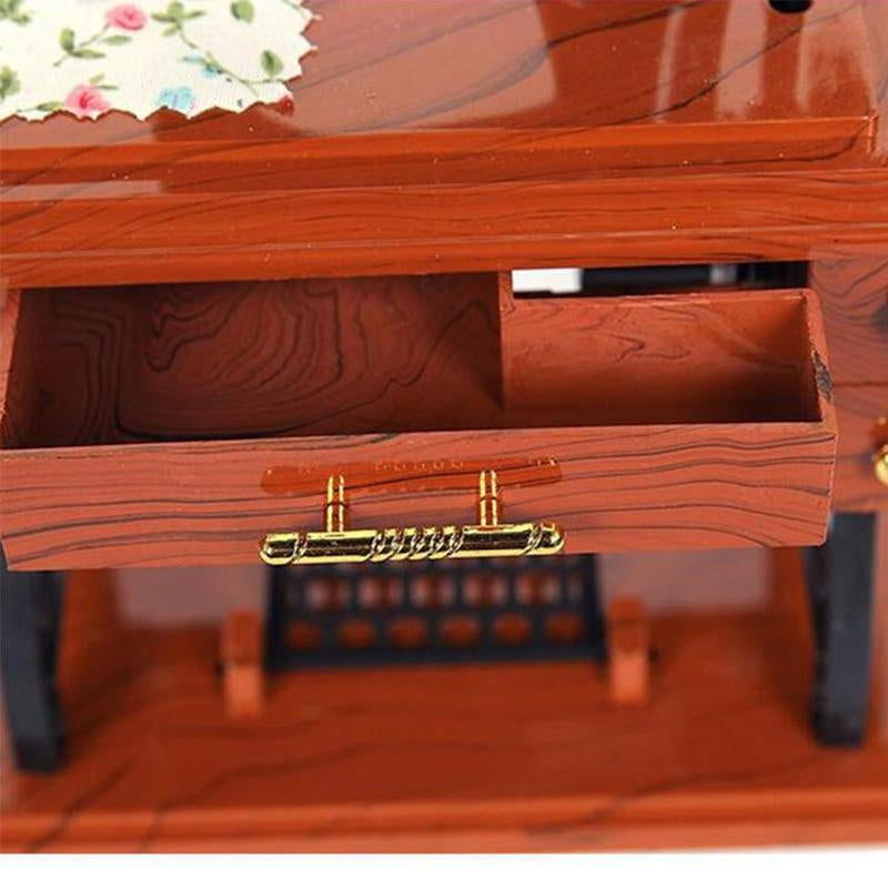 Mini Craft Retro Naai Machine Decor