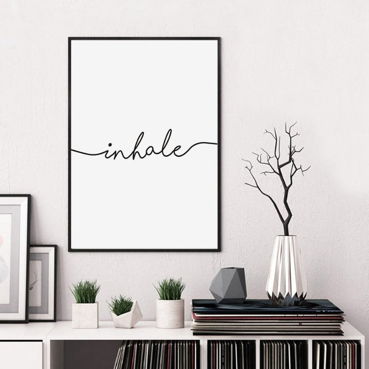Minimalistische Zwart Wit Uitademen Inademen Letters - Canvas Muurkunst Schilderij